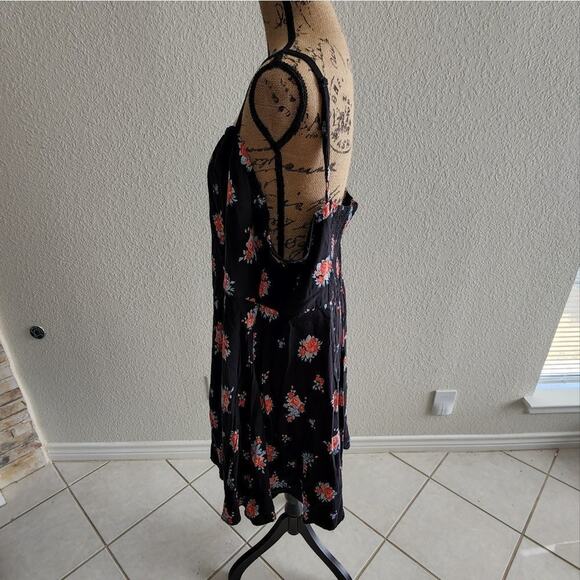 TORRID floral cottage smocked dress plus size 4X - Picture 2 of 6